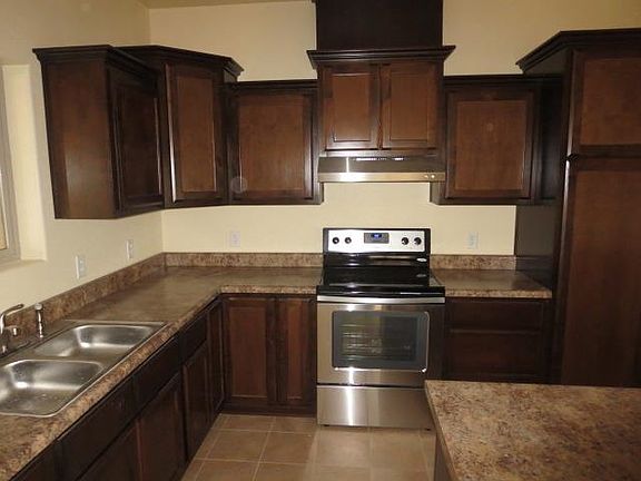 5th image of 2322 N Heredia Ave