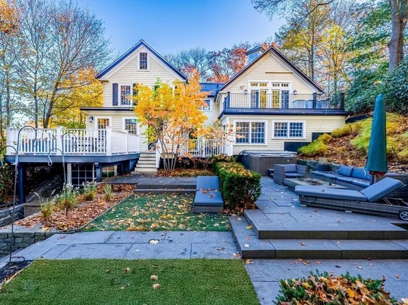 20 Grove Pl, Winchester, MA 01890