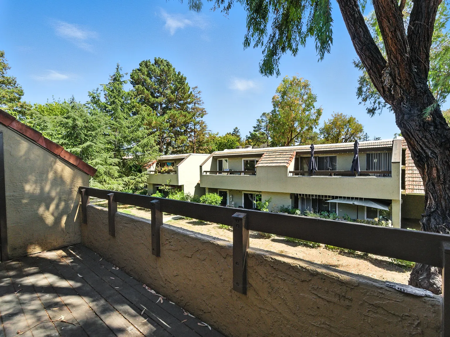303 Tradewinds Dr — Photo 3