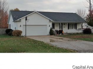 518 S Dye St, Virden, IL 62690