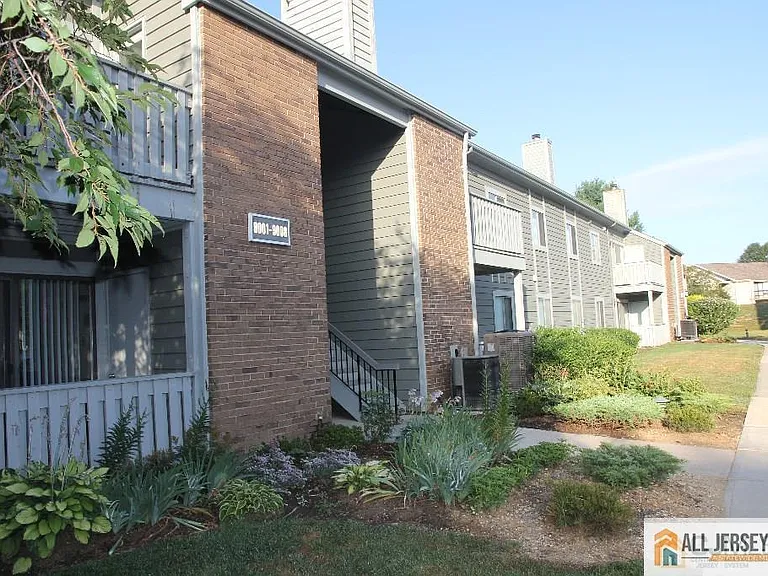 9006 Tamarron Dr — Photo 1