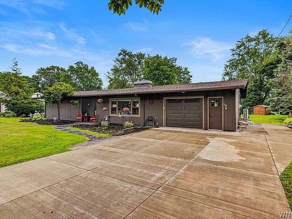 3rd image of 912 Escarpment Dr