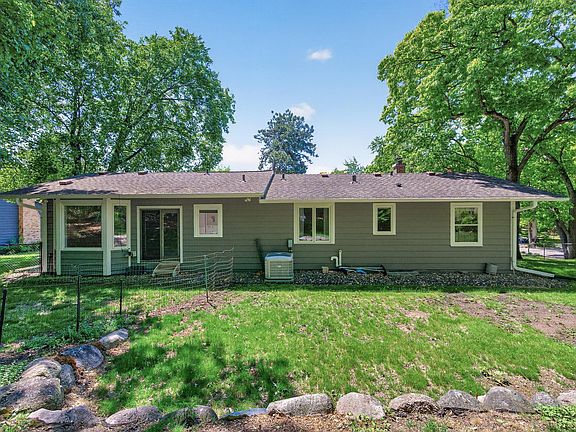 5th image of 12020 Mayflower Cir
