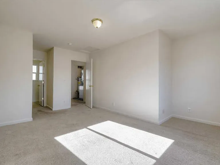 20363 Royal Ave — Photo 11