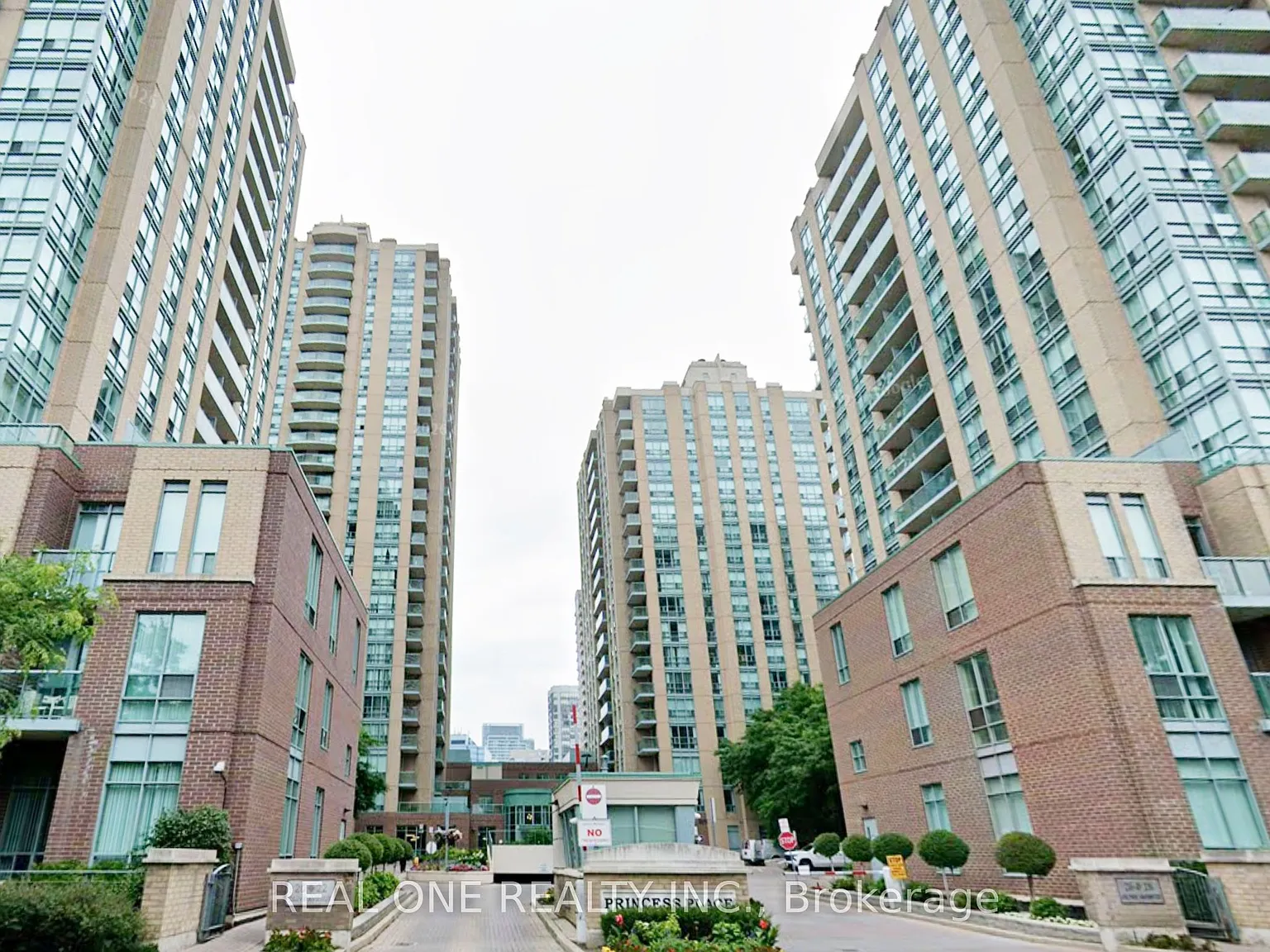 2 bed, $2,980 — Photo 1