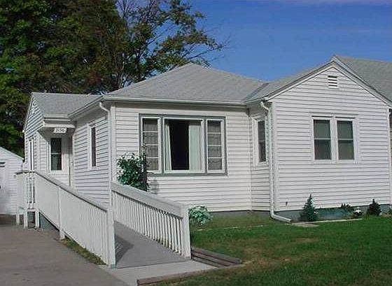 1st image of 2136 Park Ave
