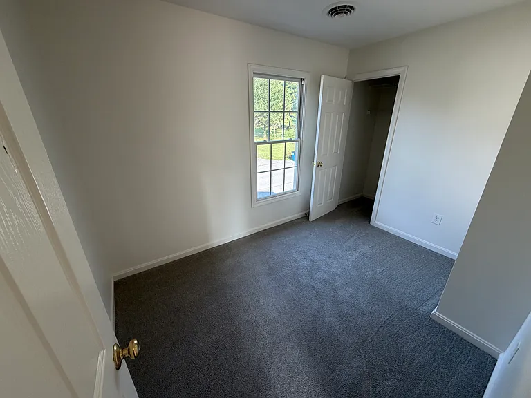 2nd Bedroom with new carpet