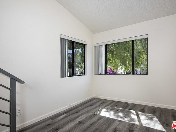 3rd image of 1735 W Silver Lake Dr #B