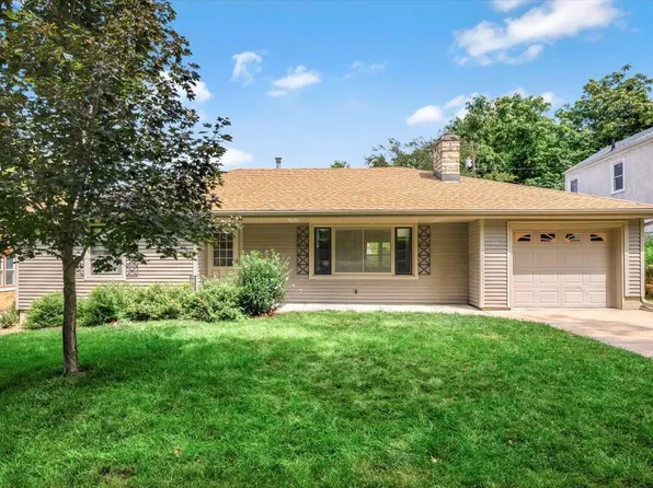 118 Elmwood Dr, Council Bluffs, IA 51503