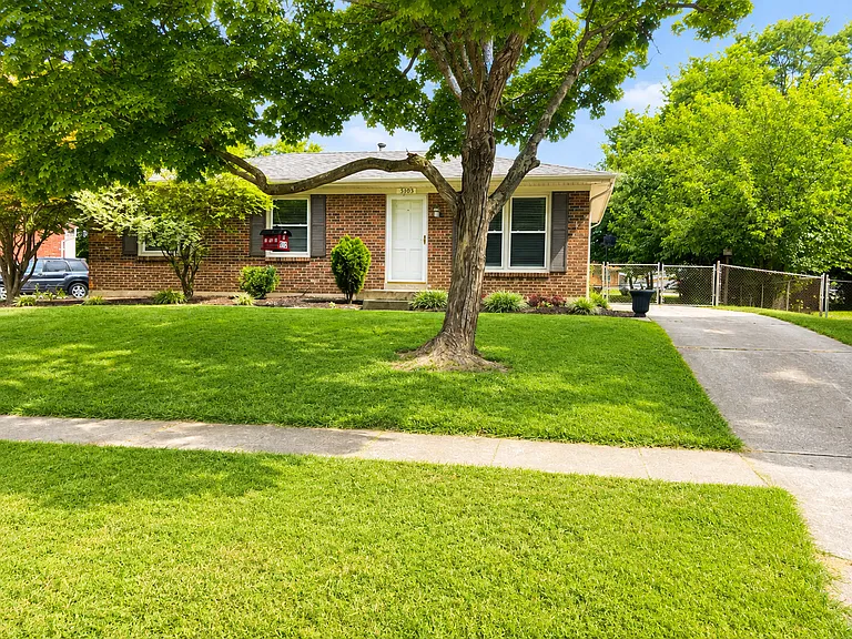 5103 Mediterranean Ct — Photo 2