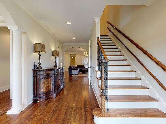 4th image of 3008 Americus Dr