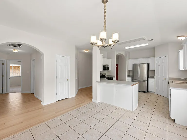 17249 Sandwick Dr — Photo 8