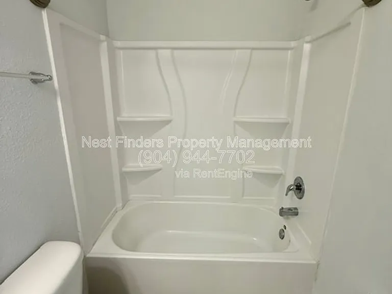 215 Pine Bluff Dr — Photo 17