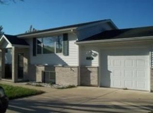 2858 Manitowoc Rd, Green Bay, WI 54311