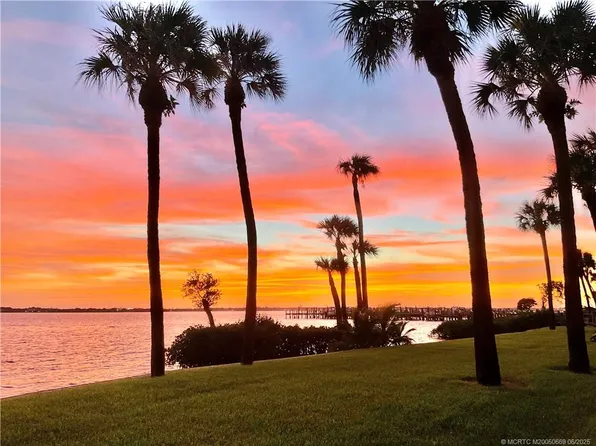 4680 NE Sandpebble Trce APT 304, Stuart, FL 34996