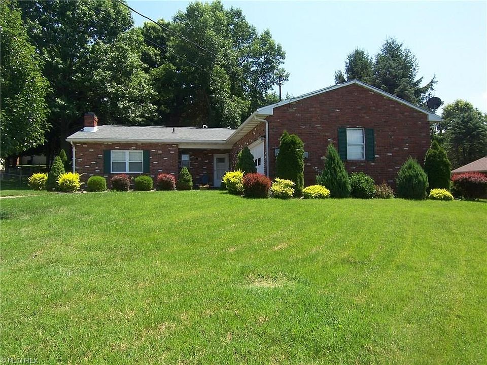 1st image of 103 Holiday Dr