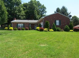 103 Holiday Dr, Marietta, OH 45750