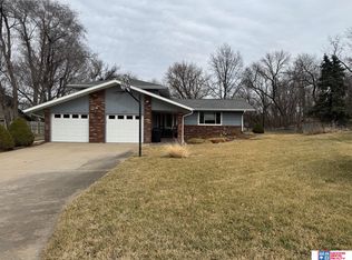 1028 Frontier Rd, Beatrice, NE 68310