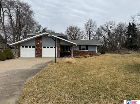 1028 Frontier Rd, Beatrice, NE 68310