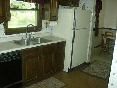3rd image of 1212 Briarwood Dr