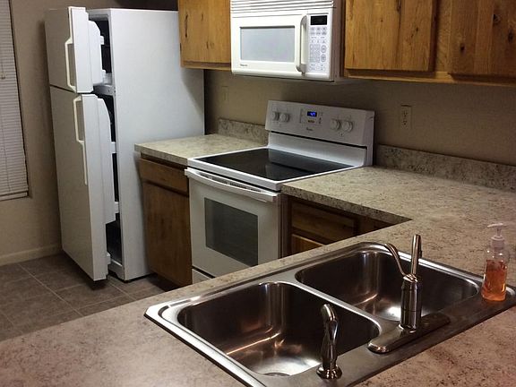3rd image of 5504 Padre Blvd #B