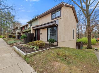 12131 Captiva Ct, Reston, VA 20191