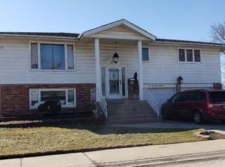 18800 Bernadine St, Lansing, IL 60438