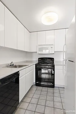 Rented by Halstead Real Estate | media 19