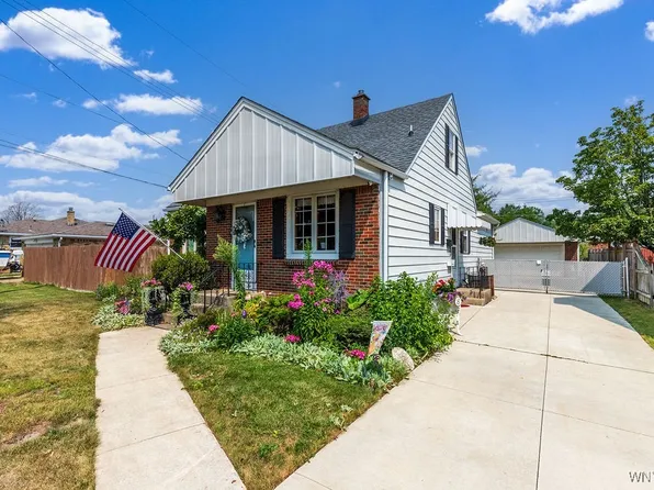 8 Ruth Dr, Cheektowaga, NY 14225