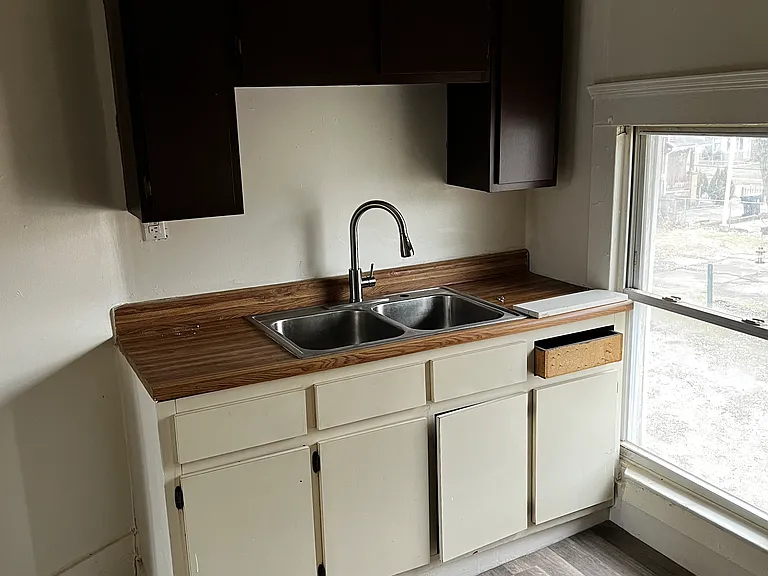4004 Denison Ave — Photo 7
