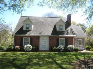 608 5th St NW, Hickory, NC 28601