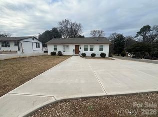 2633 Old N Sharon Amity Rd, Charlotte, NC