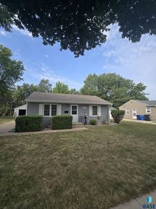 647 N Leadale Ave, Sioux Falls, SD, 57103