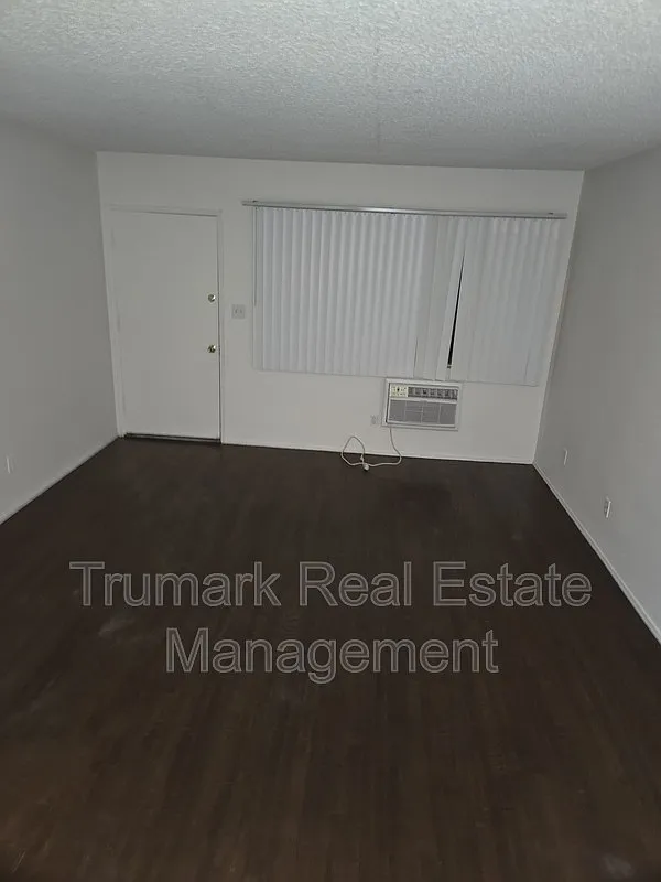 Building Photo - 4335 Toland Way #9
