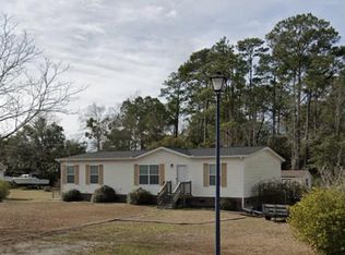 118 Bay Landing Rd, Cedar Pt, NC 28584