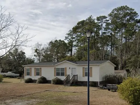 118 Bay Landing Road, Cedar Point, NC 28584