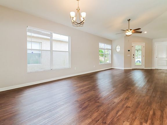 5th image of 10413 Blackmore Dr