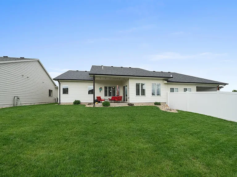 5402 S Bahnson Ave — Photo 1