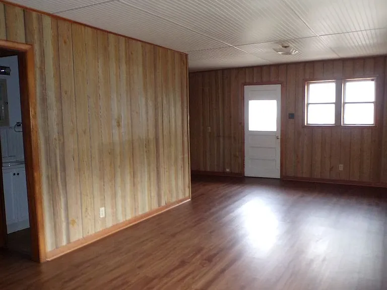 311 E Nevada St — Photo 20