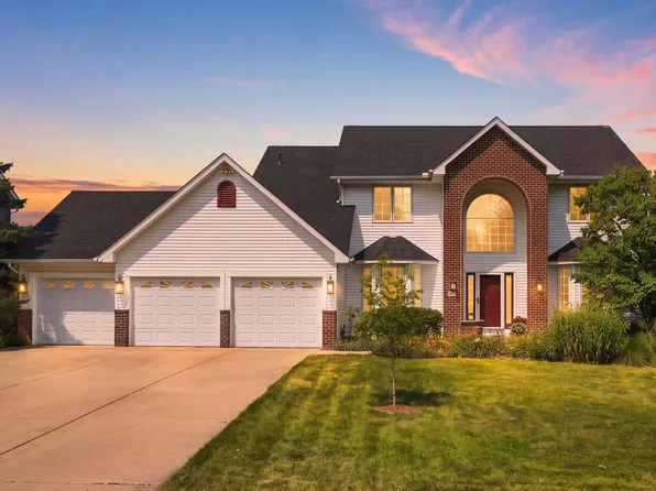 3649 Commonwealth Rd, Woodbury, MN 55125