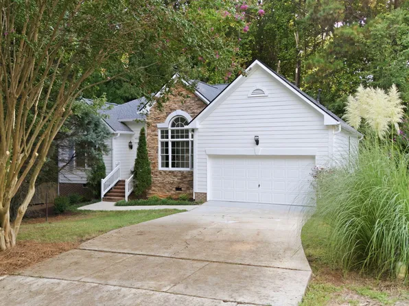 8901 Pleasant Meadow Dr, Raleigh, NC 27615