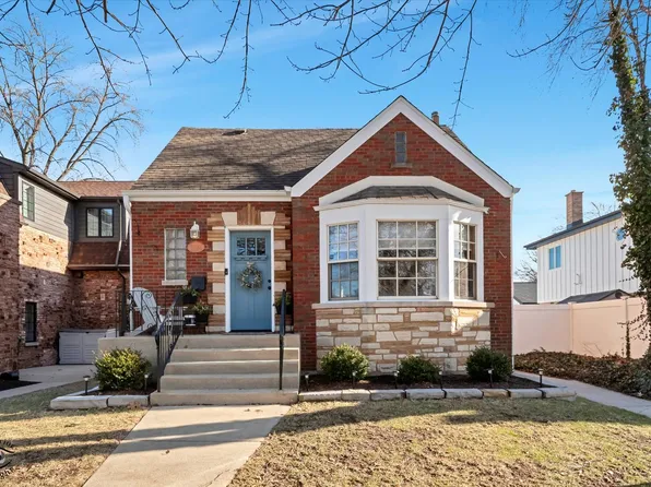 9751 S Hamlin Ave, Evergreen Park, IL 60805