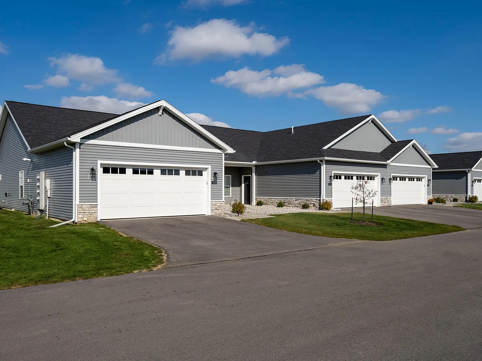 Carronade Park Townhomes — Photo 3