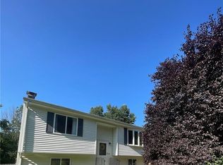 92 Dow Rd, Plainfield, CT 06374