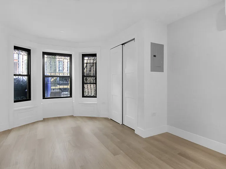 21 Polhemus Pl #1F — Photo 5