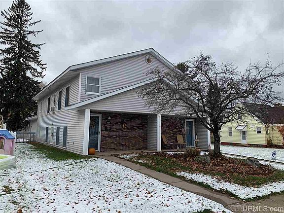 3rd image of 221 Mine St