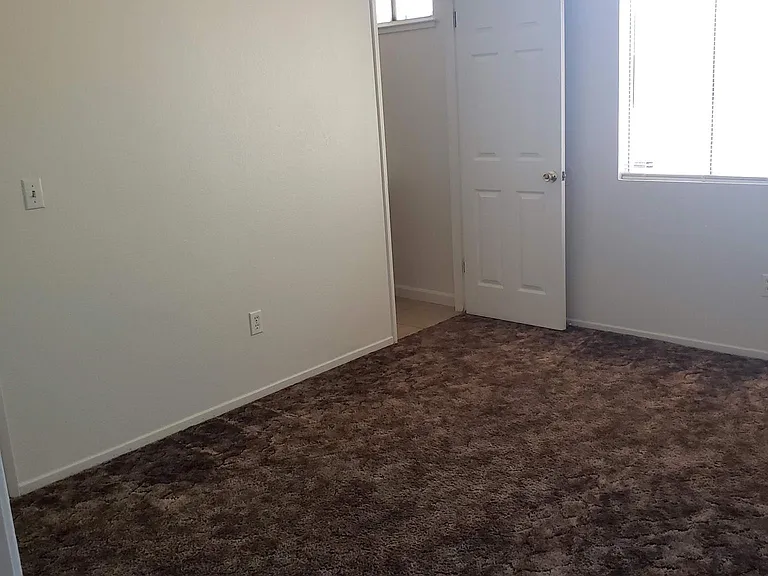3245 Sanbury Cir — Photo 13