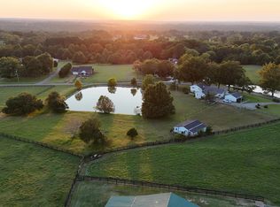 606 Bethel Church Rd, Guntersville, AL 35976