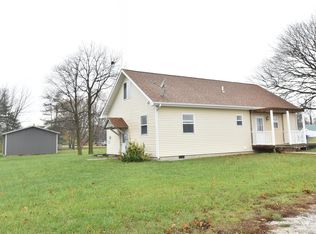 402 S Locust St, Earl Park, IN 47942