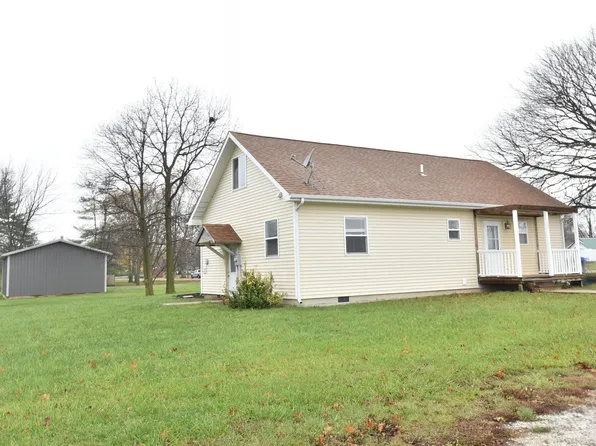 402 S Locust St, Earl Park, IN 47942